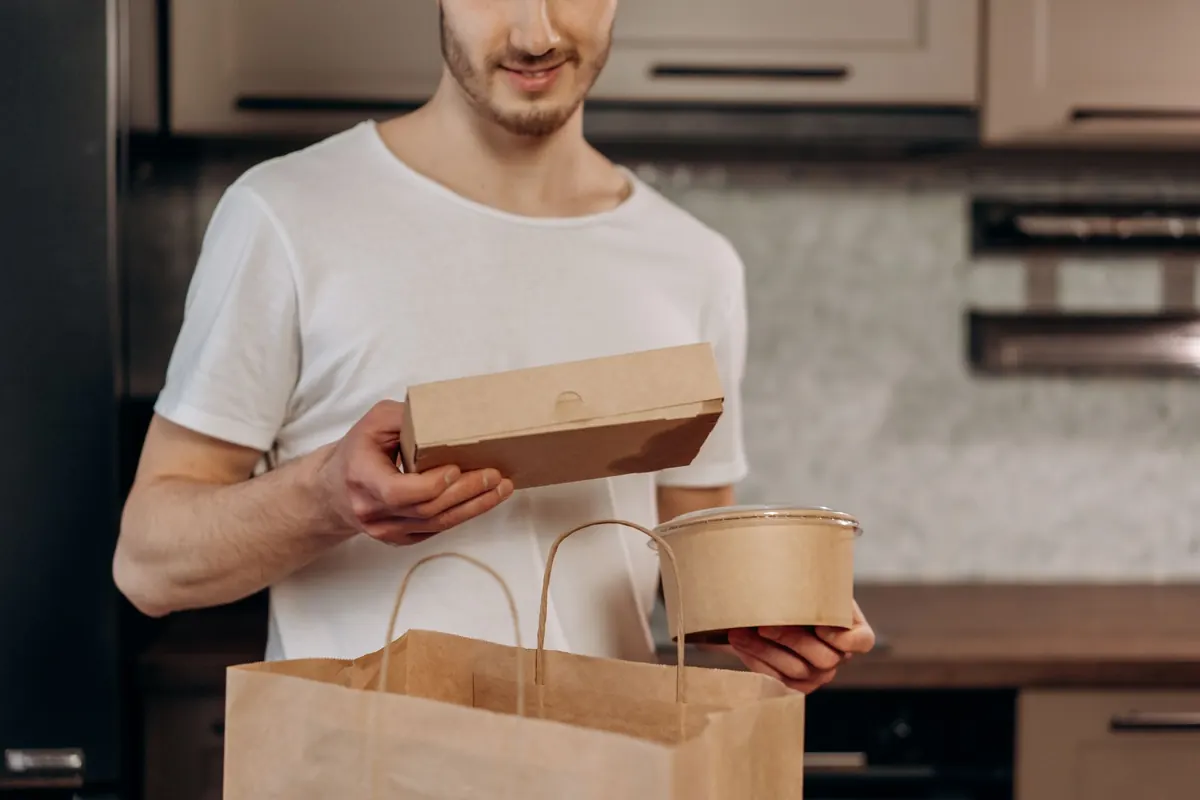 How to Build a Pub Delivery Menu That Travels Well: A Guide for Landlords